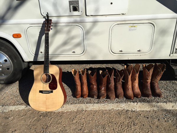 Country boots and My Guitar. Bilde fra USA turne i Austin - Texas